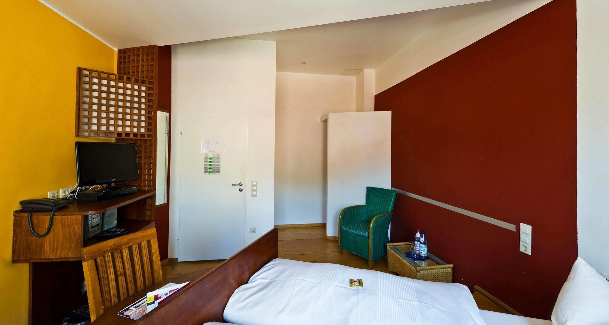 Hotel Monpti Хайдельберг Экстерьер фото
